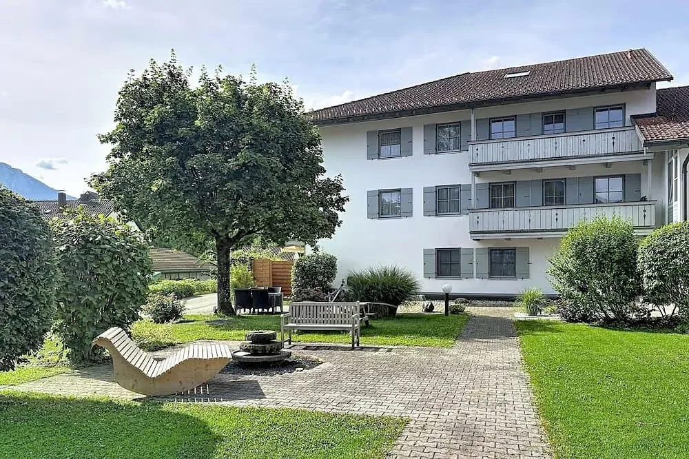 Gartenanlage beim Haus Brünnstein