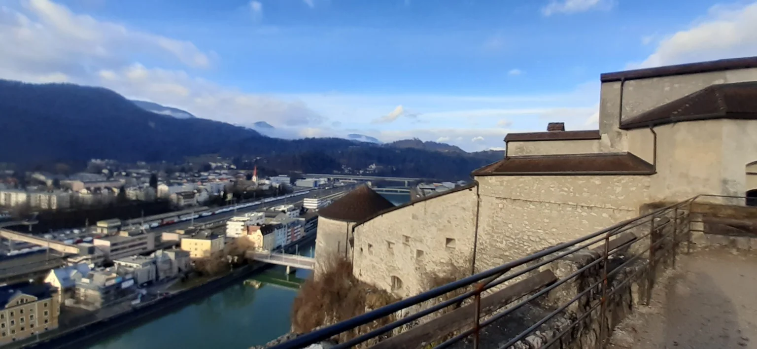 Blick von der Festung Kufstein auf Stadt und Inn