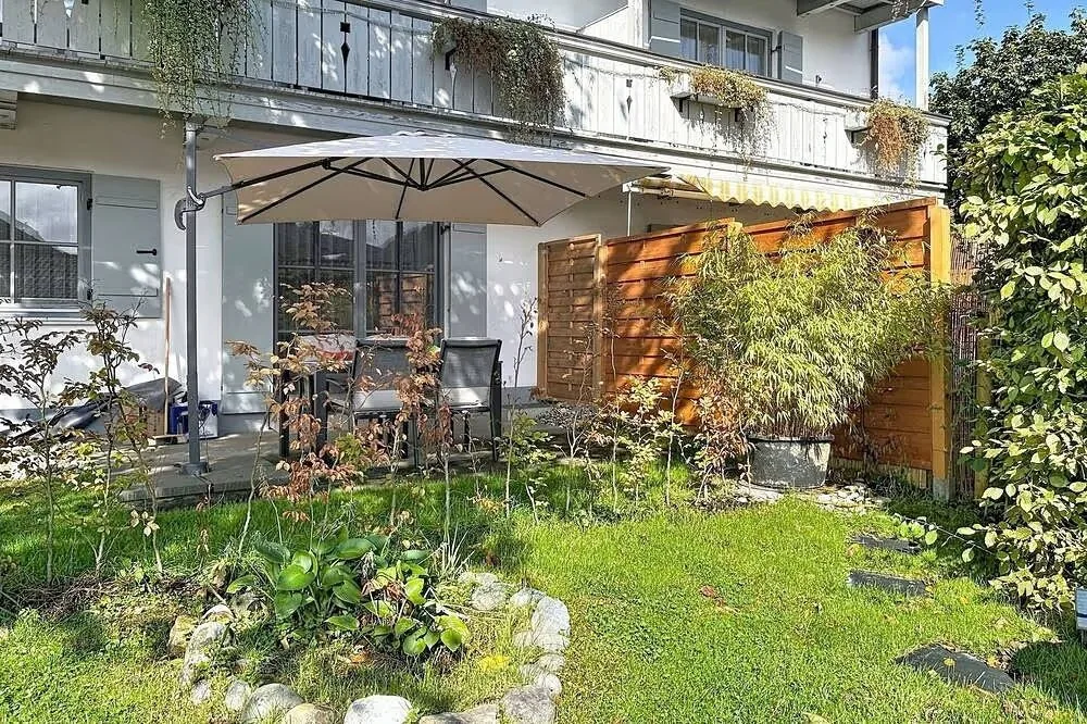 Terrasse und Garten vor der Ferienwohnung